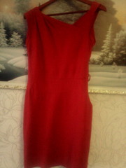 красное платье от манго размера L